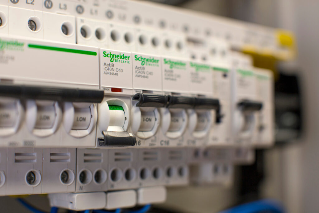 disgiuntori schneider eletric